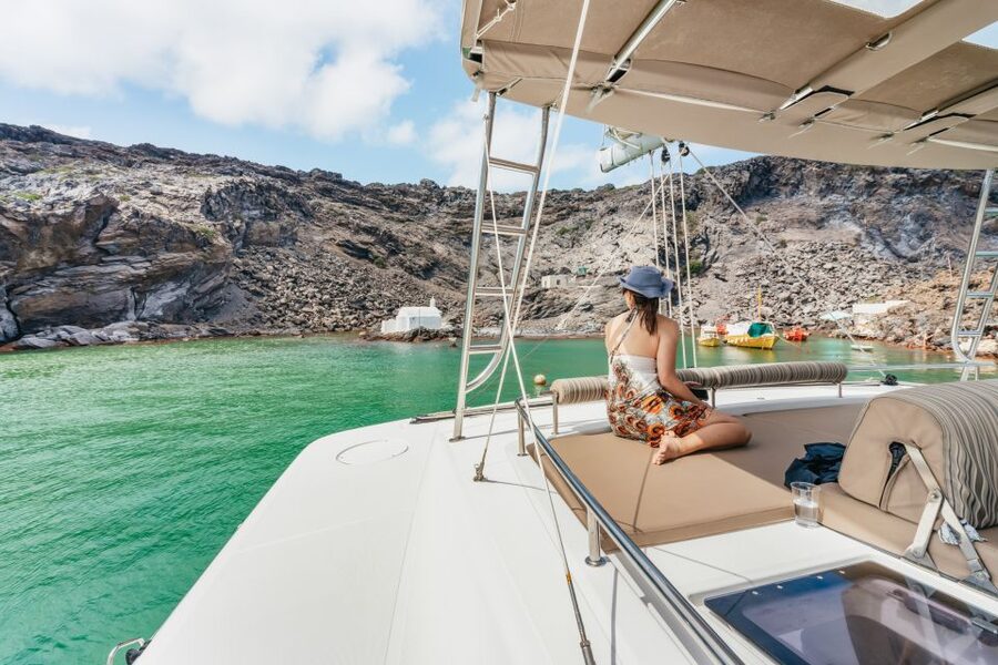 Santorini: Luxury Catamaran Day Trip with Meal and Open Bar - Transfers are convenient, but timing matters