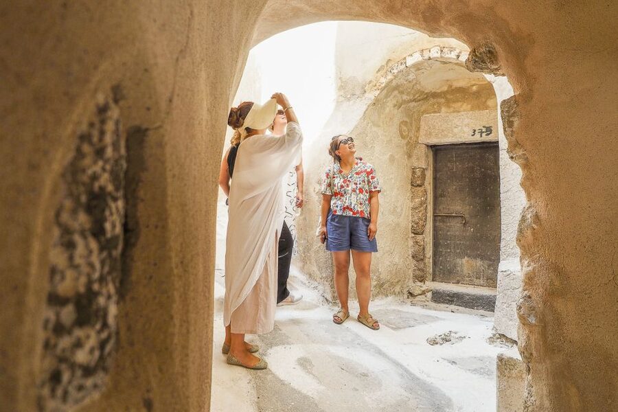 Santorini: Top Sights Day Trip, Wine Tasting, & Oia Sunset - Guides, coaches, and the pace of the day