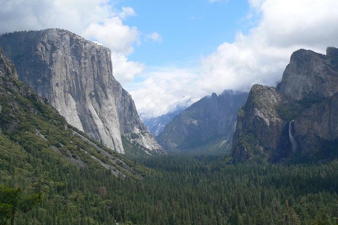 Small Group Yosemite and Giant Sequoias Day Trip from San Francisco - Tunnel View and Yosemite’s grand entrance