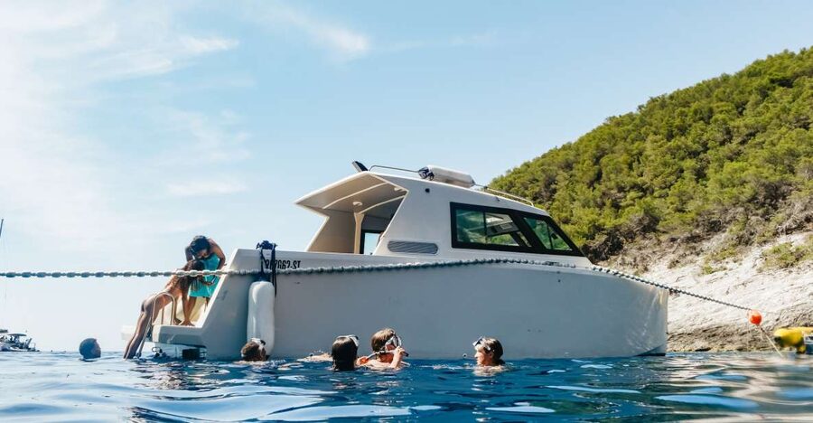Split: Blue Cave, Vis & Hvar Full-Day Trip by Speedboat - Cruising past the Pakleni Islands