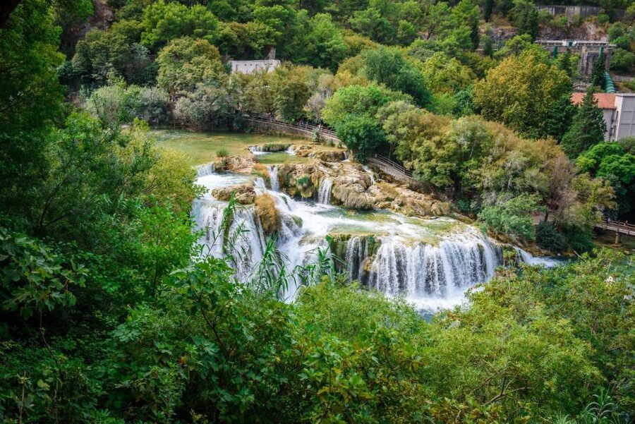 Split/Trogir: Krka National Park Day Trip with Wine Tasting - Free time, swimming, and wine in Skradin