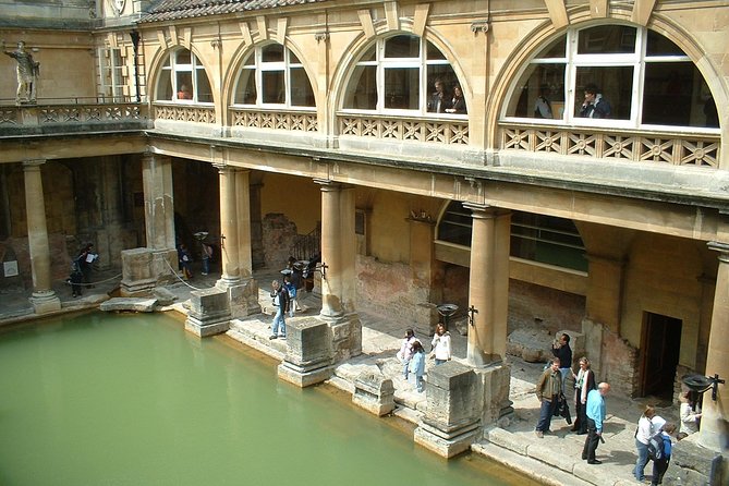 Stonehenge and Bath Day Trip from London with Optional Roman Baths Visit - Bath: Georgian beauty and Roman foundations