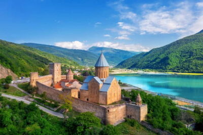 Tbilisi: Day Trip to Kazbegi, Gudauri, Gergeti, and Ananuri