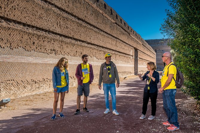Tivoli Full Day Trip from Rome: Hadrian's Villa and Villa D'Este - How the guide and group size affect the day