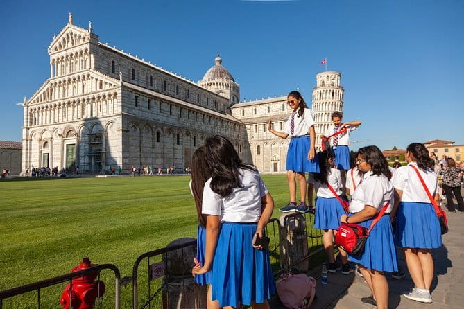 Tuscany Day Trip from Florence: Siena, San Gimignano, Pisa and Lunch at a Winery - Meeting the coach near Santa Maria Novella