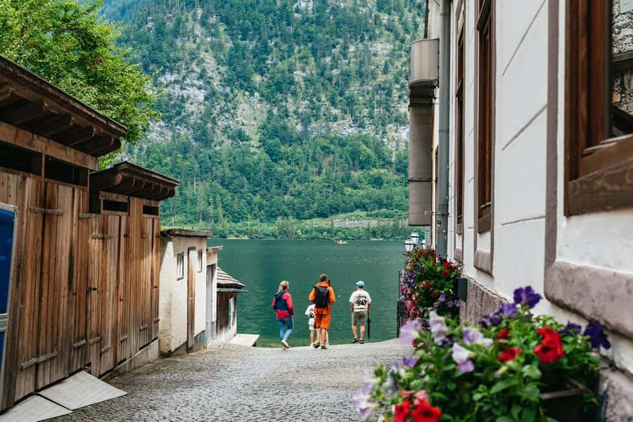 Vienna: Hallstatt Day Trip with Boat Ride Option - Schloss Ort and its wooden bridge