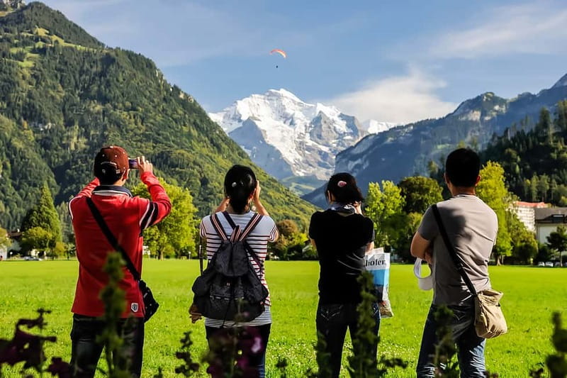 Zurich: Grindelwald, Interlaken & Lauterbrunnen Day Trip - Leaving Zurich for the Bernese Oberland